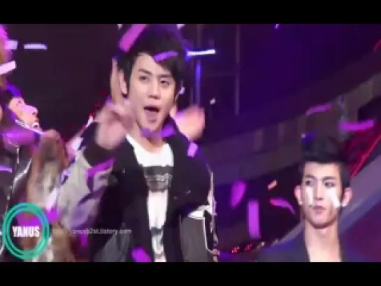 [FANCAM] 14.11.2010 YoSeob - ending stage @ SBS Nongshim Love Sharing Concert