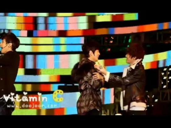 [FANCAM] 14.11.2010 2Jun @ SBS Nongshim Love Sharing Concert