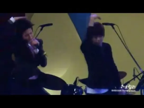 [FANCAM] 5.11.2010 YoSeob - Shock @ Seoul Lantern Festival