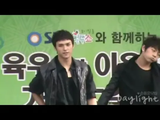 [FANCAM] 31.10.2010 DongWoon #3 @ Cultwo Show