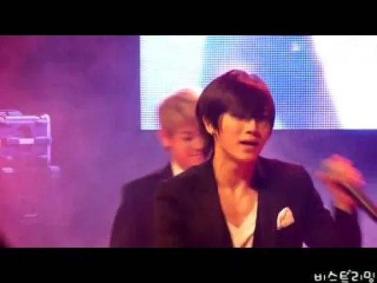 [FANCAM] 12.05.2010 BEAST - Shock @ Live on Seoul Women's University Festival