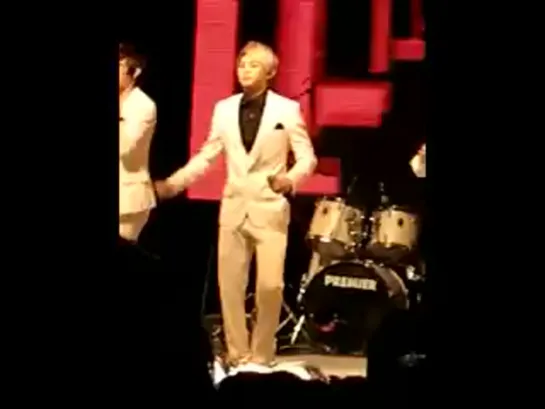 [FANCAM] 13.05.2010 YoSeob @ DanKook University Festival