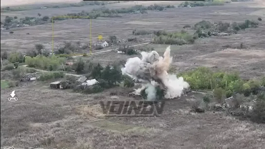 Ракета ЛМУР Изделие-305 разносит дом с засевшими там всушниками своей 25-кг БЧ