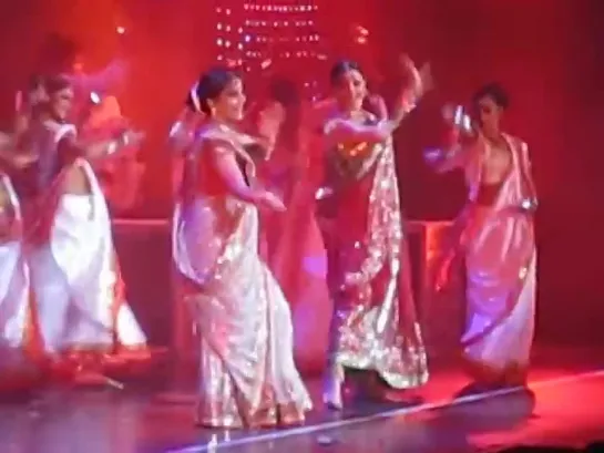 Aishwarya Rai and Madhuri Dixit performance 2008 Devdas