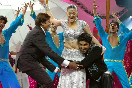 Abhishek Bachchan, Aishwarya Rai  Amitabh Bachchan Live performance  IIFA 2005