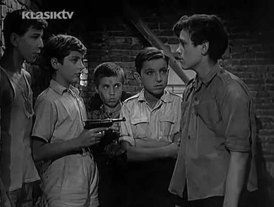 Ботиночки на асфальте (1956)