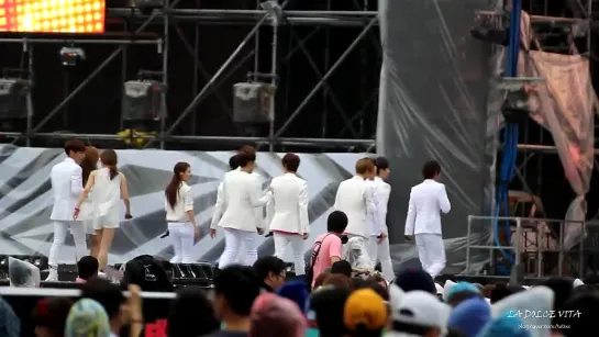 [FANCAM] 120818 EXO - Dear My Family @ SMTOWN in Seoul