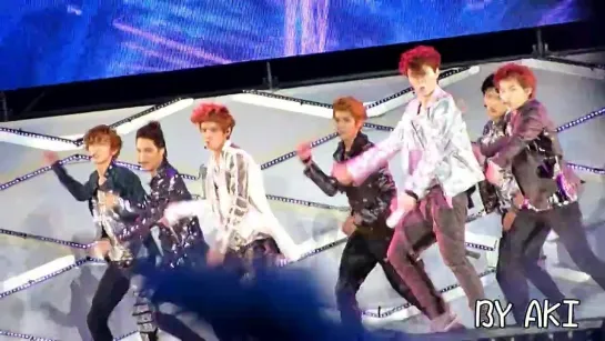 [FANCAM] 120609 EXO - MAMA @ SM TOWN in Taiwan