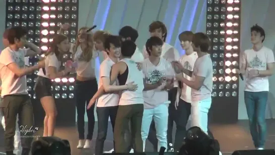 [FANCAM] 120520 EXO - Ending @ SM Town in Anaheim