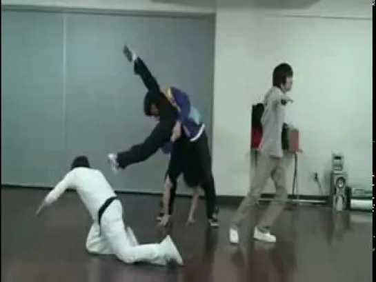 Super Junior Star Dance Battle Practice