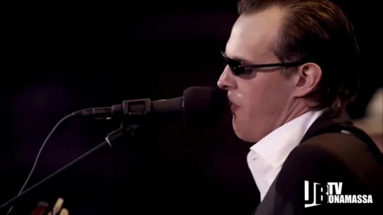 Joe Bonamassa «I Can't Be Satisfied» (live, 2014)