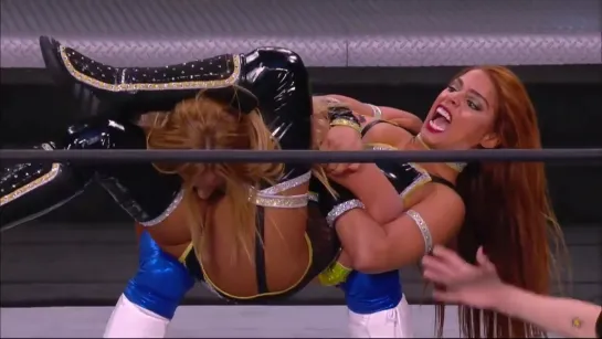 Shanna vs Renee Michelle