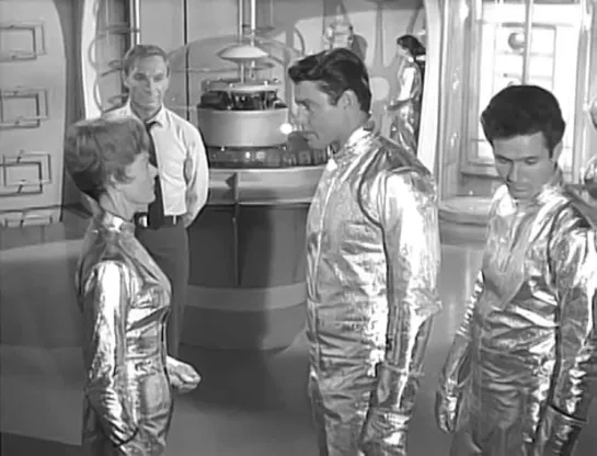 Затерянные в космосе / Lost in Space (1965–1968 США) сезон 1 серия 1 / Непрошеный безбилетник