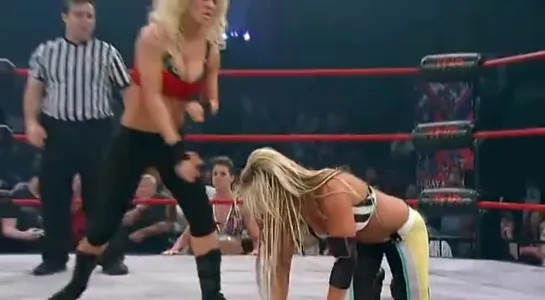 Taylor Wilde(w/Governor & Roxxi) vs Angelina Love(w/Cute Kip & Velvet Sky)