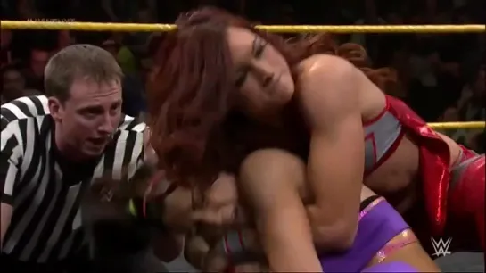 Becky Lynch vs Bayley