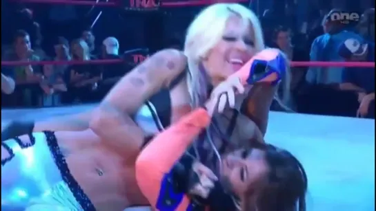 Sarita vs Angelina Love