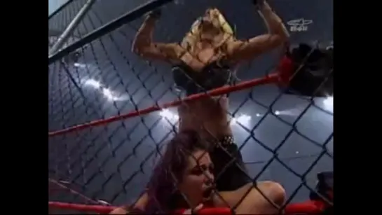 Roxxi Laveaux vs Angelina Love