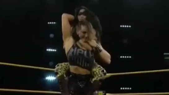 Rhea Ripley vs Aliyah (w/Vanessa Borne)