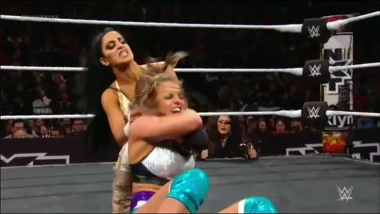 Candice LeRae vs Aliyah (w/Vanessa Borne)