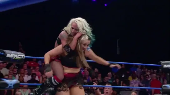 Sienna (w/KM) vs Christina von Eerie (GFW Women's title)