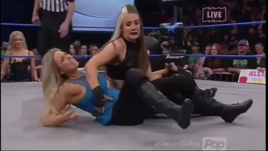 Sienna (w/Laurel Van Ness & Maria) vs Allie