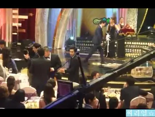 10.12.30 SBS Ent Awards - Lee Seung Gi - Fancam #3 [bcSYgsBn_c0]