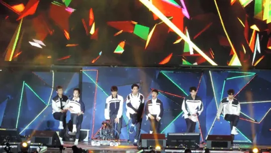 [FANCAM] 170915 EXO - “Kokobop“  Lotte Family Concert