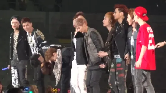 [FANCAM] 130511 Dream Concert - EXO bowing in the end