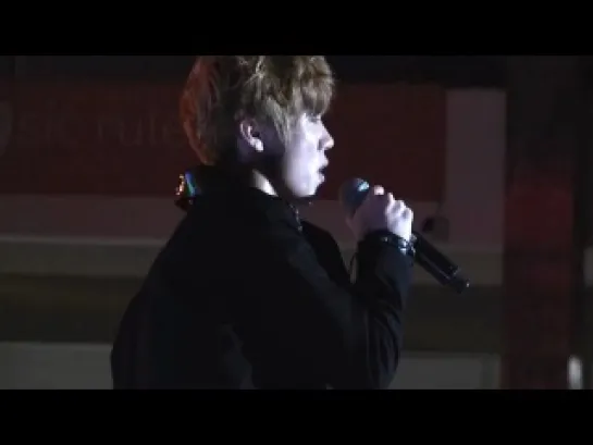 [FANCAM] 121211 EXO-M - WHAT IS LOVE (CHEN & LUHAN FOCUS) @ SUPER ASIA SHOWCASE