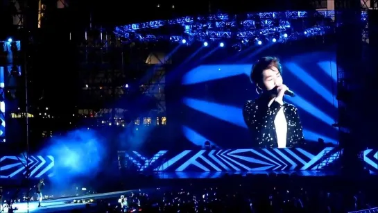 [FANCAM] 121123 SMTOWN SG Ryeo Wook (Super Junior), Onew (SHINee), Baekhyun & Chen (EXO) - Open Arms