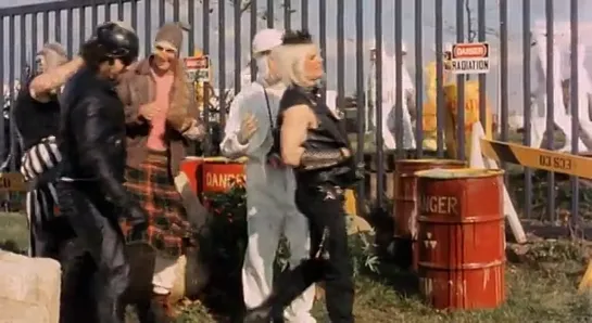 Атомная школа / Class of Nuke 'Em High (1986)