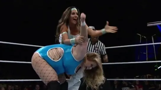 Piper Niven vs Santana Garrett