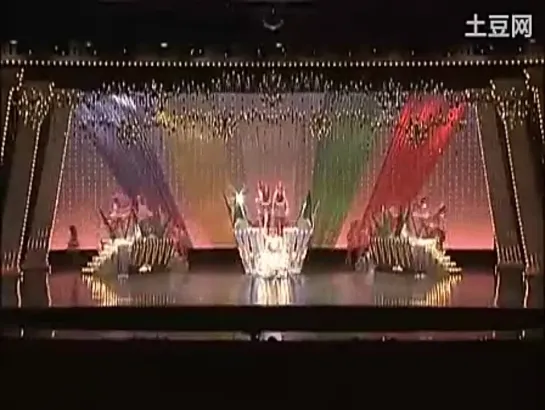 Takarazuka's Dancing Dreams (Flower 2004)