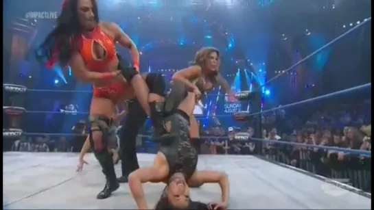 Madison Rayne & Gail Kim vs Mickie James & Tara