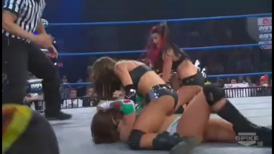 TnT(Tara & Miss Tessmacher), Devon, & D'Angelo Dinero vs Mexican America(Sarita, Rosita, Anarquia, & Hernandez)