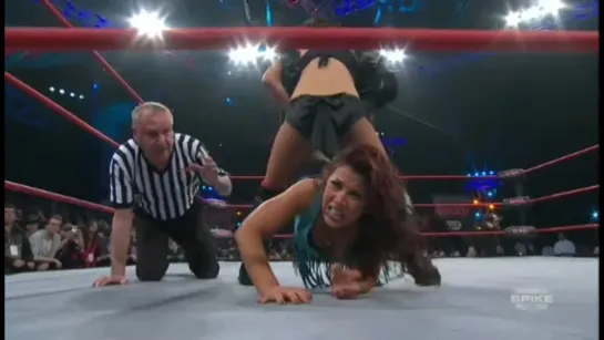 Mickie James vs Tara