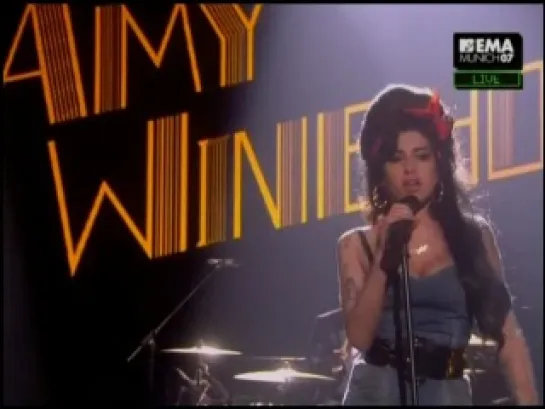 Amy Winehouse - Back To Black [live]