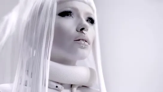 KERLI - SAVAGES (official video)