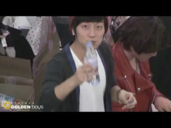 [FANCAM] 20.11.2010 DooJoon @ YongDeungPo Fansigning