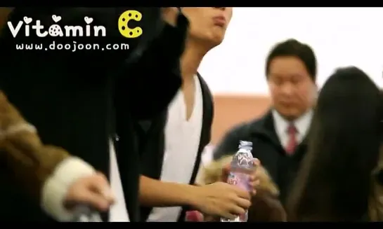 [FANCAM] 20.11.2010 DooKwang @ YongDeungPo Fansigning