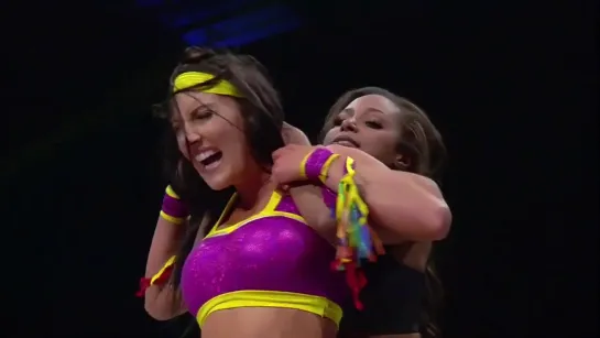 Santana Garrett vs Brandi Rhodes