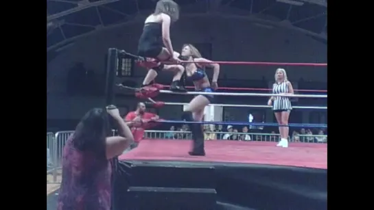 Mercedes KV vs Sammi Lane (Sunny as special referee)