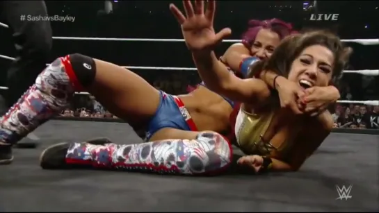 Bayley vs Sasha Banks (NXT Women's title)