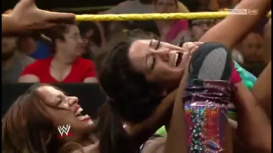 Bayley vs Sasha Banks