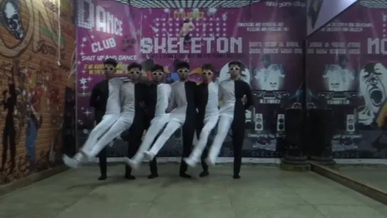 Optical Illusion Black and White Dance India by Skeleton Dance Crew