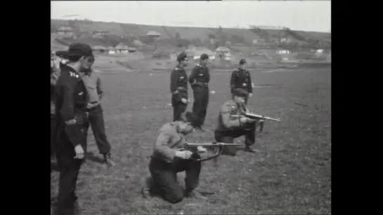 03/03. С камерой по восточному фронту / Mit der Kamera an der Ostfront (1939)