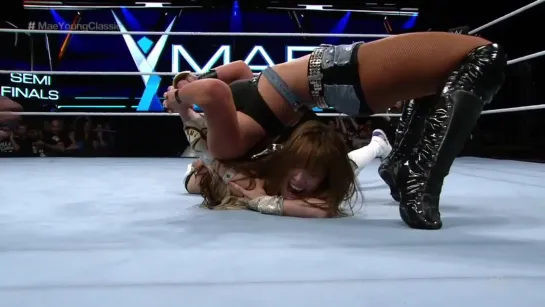 Kairi Sane vs Toni Storm