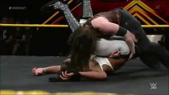 Bianca Belair vs Nikki Cross