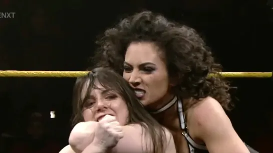 Nikki Cross vs Vanessa Borne