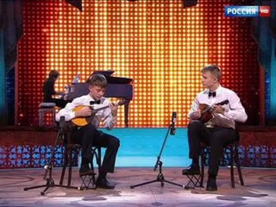 🎸 Игра на музыкальных инструментах - Максим Лазарев и Артем Лазарев. А. Цыганков "Еврейские мелодии" - Синяя Птица. Сезон 2015